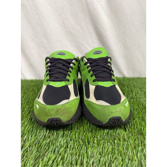 Size 10.5 - New Balance 2002R Good Vibes Pack - Green Apple Suede (M2002RGZ) - Picture 2 of 9